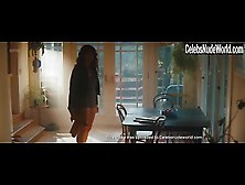 Lola Kirke in Untogether (2018)