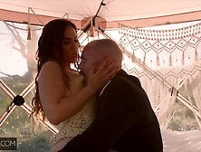 Deepe Kelsi Monroe shows her wild side to the businessman