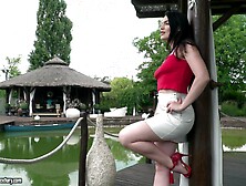 Hannah Vivienne knows how to satisfy two friends at once