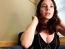 Goddesslexxi Flashes Big Tits