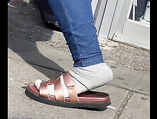 Pussy Is Stupid! I Need Smelly Feet On My Face!