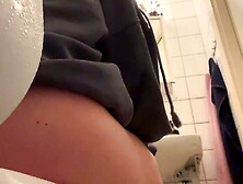 20Yo Stepdaughter Peeing