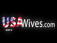 Usa Wives Anal Playing On The Sofa