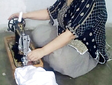 Desi Aunty Gets Her Tight Pussy and Ass Pounded Hard by Machine - Indian Homemade Sex