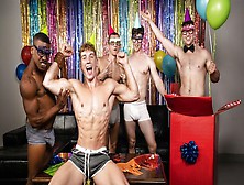 Men. Com - Jizz Orgy - Michael Boston Is In The Spotlight Of This Gang-Bang Gay Video