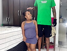 Lancei o Anazinha com a altura de baixinhcm no meu canal ela mamou em pé e pediu pra eu não colocar o pau todo na bocetinha dela