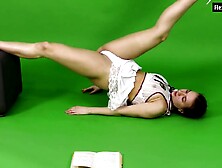 Talented undressed gymnast Kim Nadara widening legs