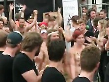 World-Euro-Danish & Nude People On Roskilde Festival 2012-1