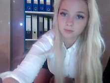 Aya Brea from Parasite eve cosplayer on cam