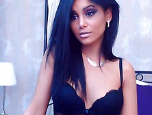 Absolutely stunning webcam babe with big boobs spreads her legs for me