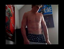 Muscle Amateur Twink Jerking Off