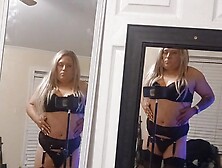 Blond Trap Showing Off For U