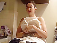 Sexy naked Geo taking dump