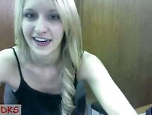 teen 18+ blondie showing her goodies on webcam