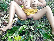 Indian Whore Outdoor Risky Public Sex In Field With Her Costumer