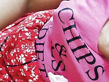 Impatient guy fucks Hindi girlfriend's pussy while she is on call