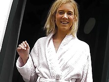 Helping Out a Younger Neighbour (dutch Speaking)