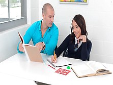 Sassy Holly Hendrix's blowjob dirt