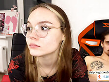 sexstar lif3style Lusty demonstration at stripTango