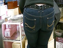 Candid Wide Ass Milf In Tight Jeans