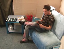 Beautiful Russian hottie gets her pussy shaven