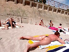 [Candid] Juicy Bootys Sunbathing on the Beach