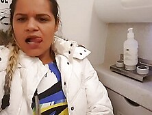 Ninfomaniaca !!! Ate no aviao ela quer gozar !!! Paty Bumbum