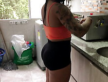 RECORDING MY STEPSISTER'S BOOTY IN TIGHT SHORTS WITHOUT HER REALIZING IT (DRESSING,  BRUNETE,  HUMONGOUS BEHIND,  THONG)