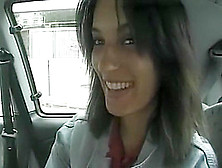 Une belle beurette débute dans le porno