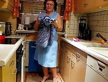 Fette geiel kuechen oma zeigt ihr fickfleisch