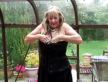 Horny Mature Lady Gets Wet In Panty - MatureNL