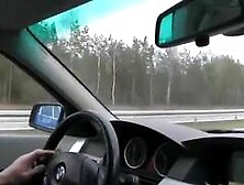 Junge deutsche Blondine wird draußen anal gefickt