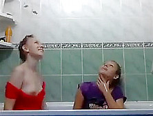 teen Orgasms With Shower Head On Webcam (18+)