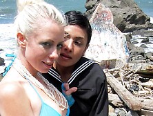 Crazy outdoor pussy-licking with a passionate blonde