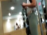 Hot ass and legs workout in the gym