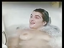 Star De Cinéma Dans Le Bain