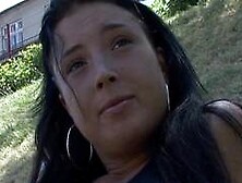 Morena gostosa aceita foder com estranho