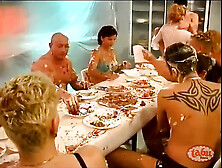 Tabu Film Klassiker: Tortenschlacht - Total Versaut (ax)