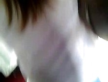 Touching-mature entregandome las nalgas en camion