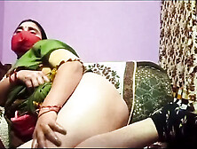 Desi Bhabhi Oily Pussy Orgasam Masturbation with Bottle