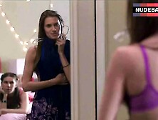 Allison Williams In Bra – Girls