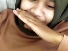 Hijab Girl Discovers Her Boyfriend Cock