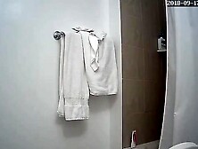 Amateur teen gets spied on bathroom showing pussy