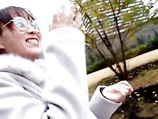 ショートヘアの小顔メガネ美女が赤裸々トークの後に、柔らかい乳房プルプル揉まれる