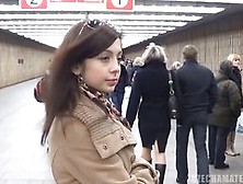 Пара везде готова ебаться - в ванной,  на кровати,  в поезде