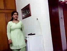 Amateur Indian Masturbates Her Desi Pussy