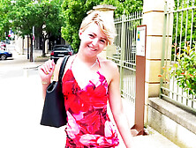 Daisy, 25 years old, medical secretary in Lyon: a little bomb!