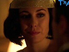 Blanca Suarez Lesbian,  Butt Scene in Cable Girls