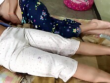 compañera de cuarto me pide que le chupe su piercing de las tetas