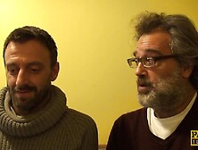 L'omaggio Delle Mutandine Bagnate Della Milf